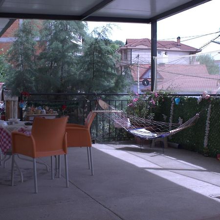 Adem'S Cozy Terrace Retreat Bed & Breakfast Skopje Exterior photo