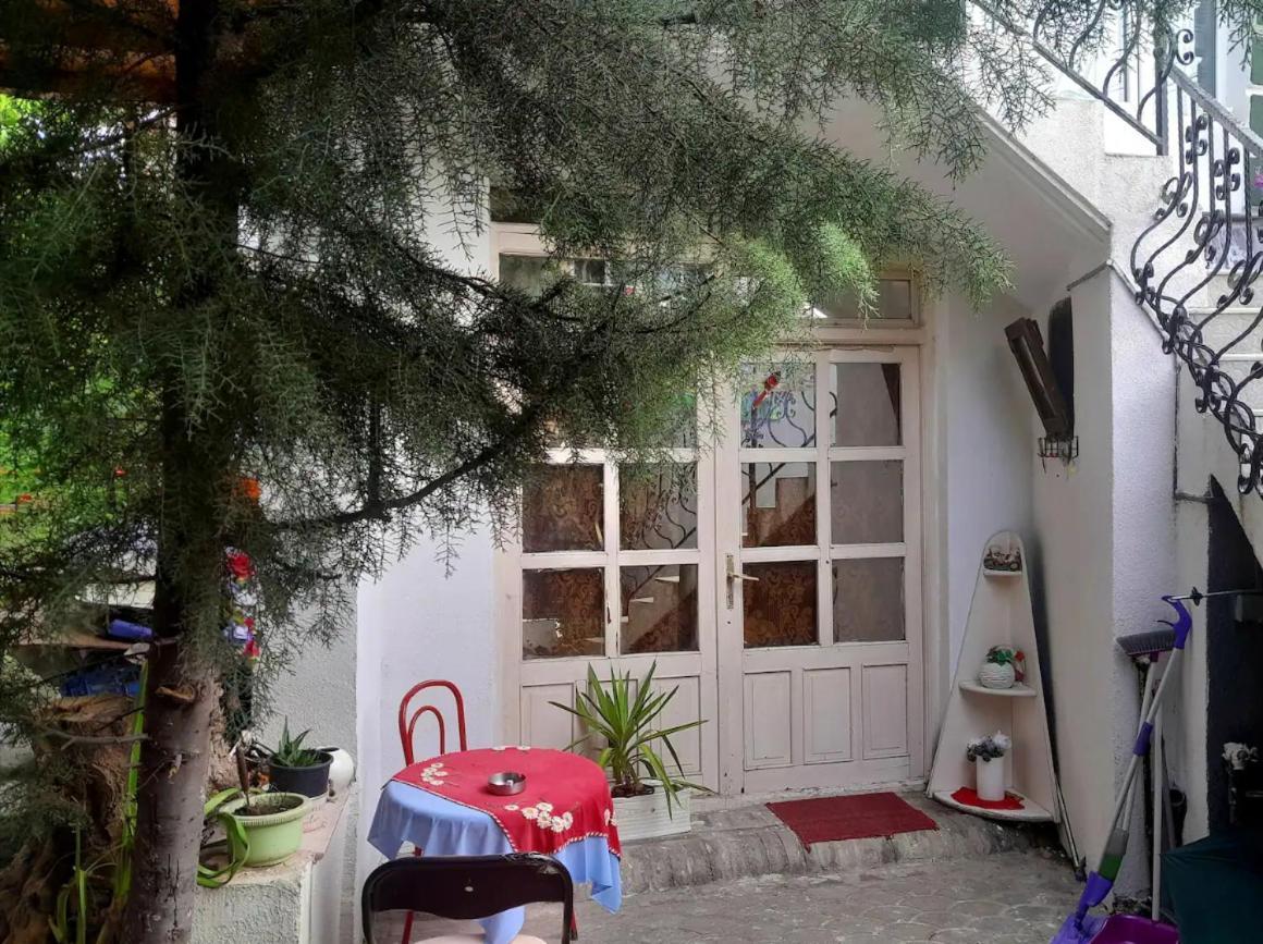 Adem'S Cozy Terrace Retreat Bed & Breakfast Skopje Exterior photo